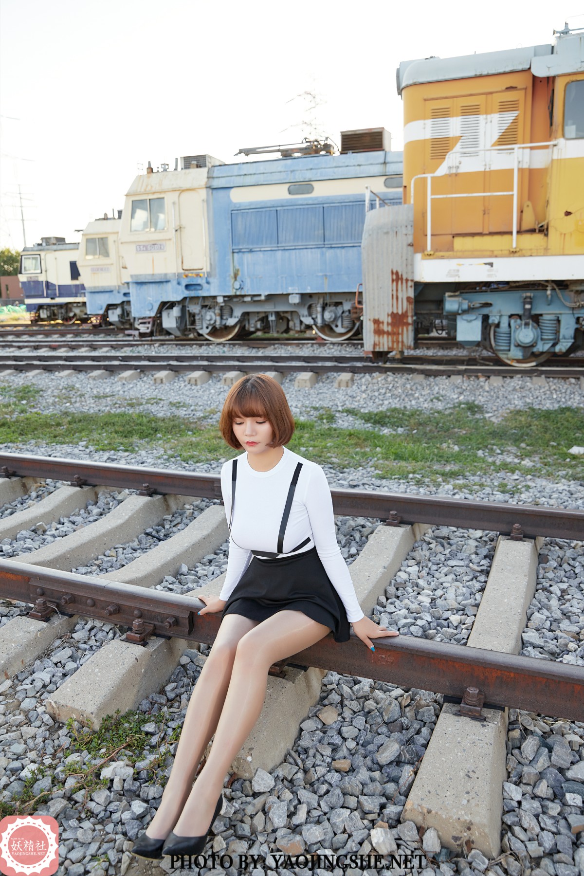 [妖精社] 2020.11.28 T2042《唐飞飞-逆光车站》