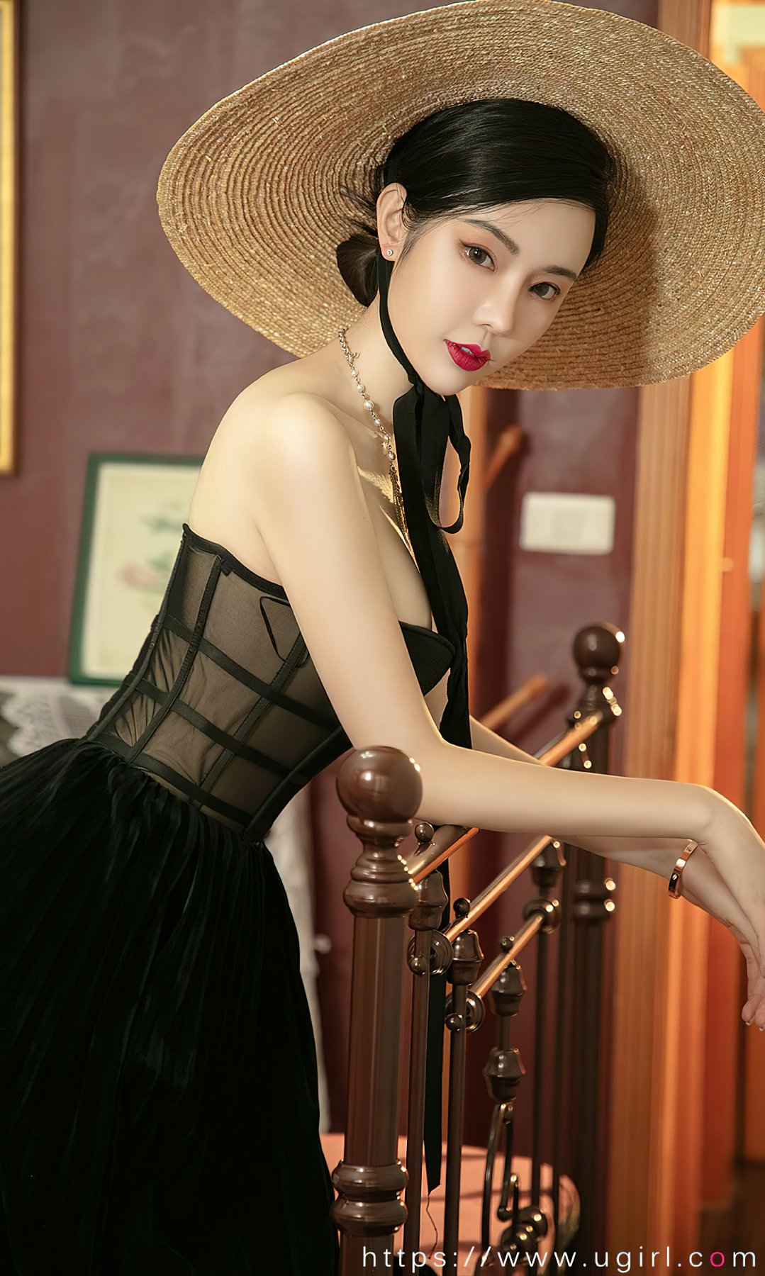 [Ugirls尤果网]爱尤物专辑 2022.08.26 No.2398 萌琪琪 回忆诗篇