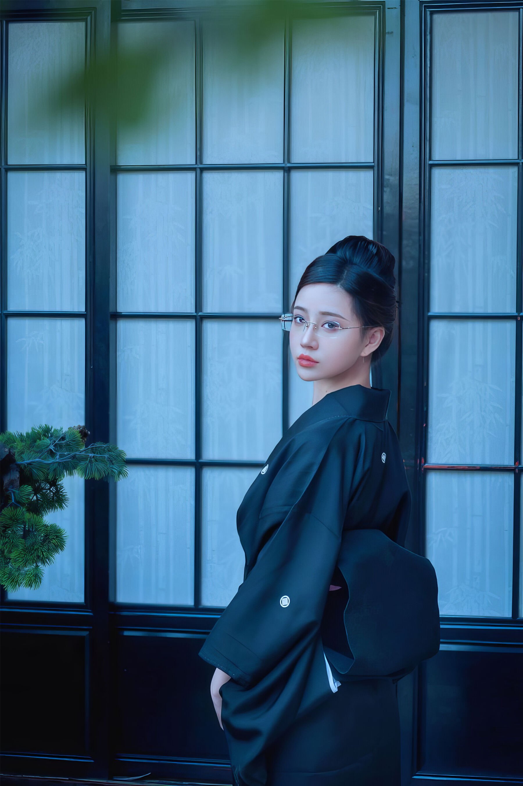 年年《未亡人》