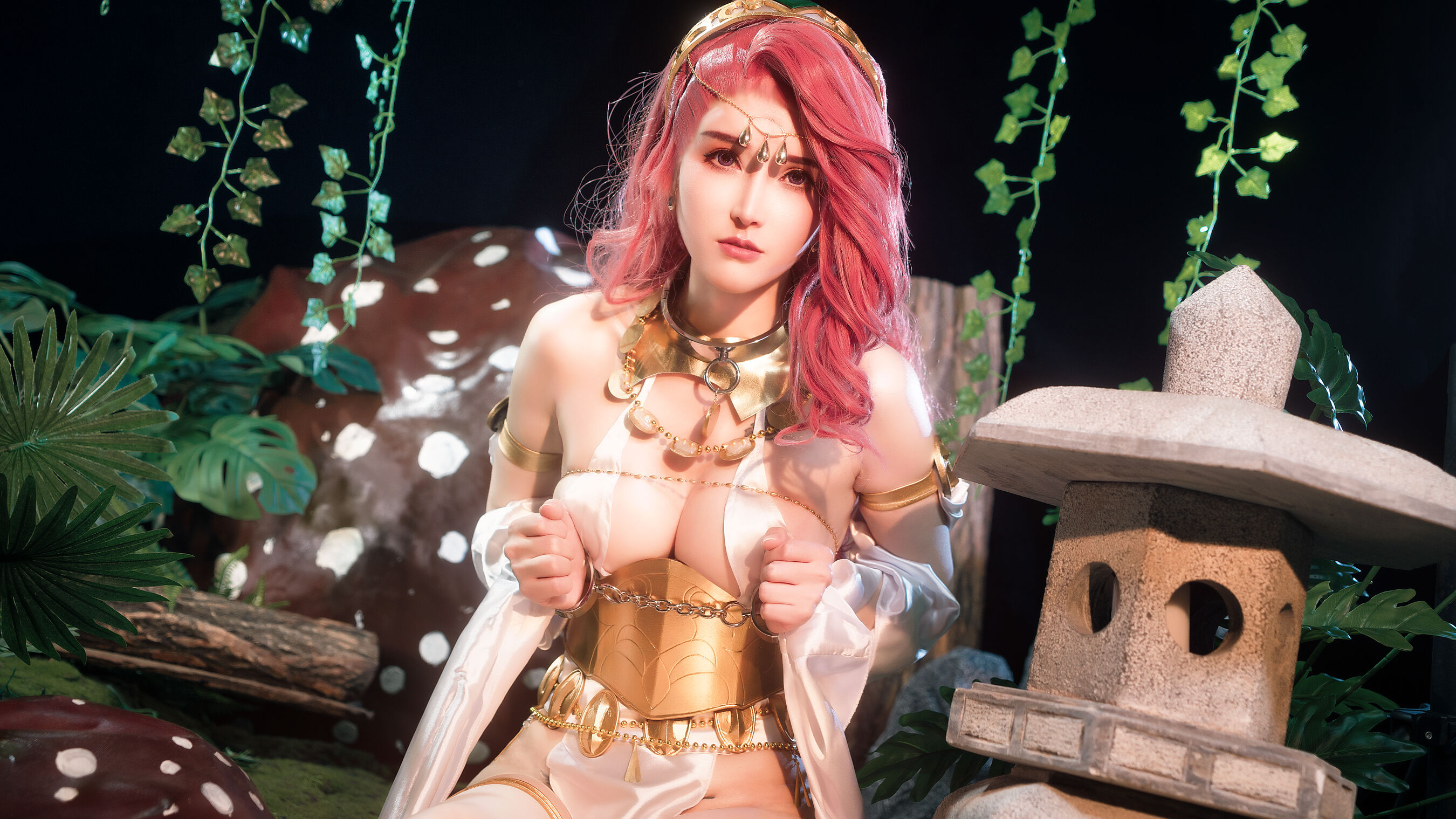 鹿八岁《哥布林女王》