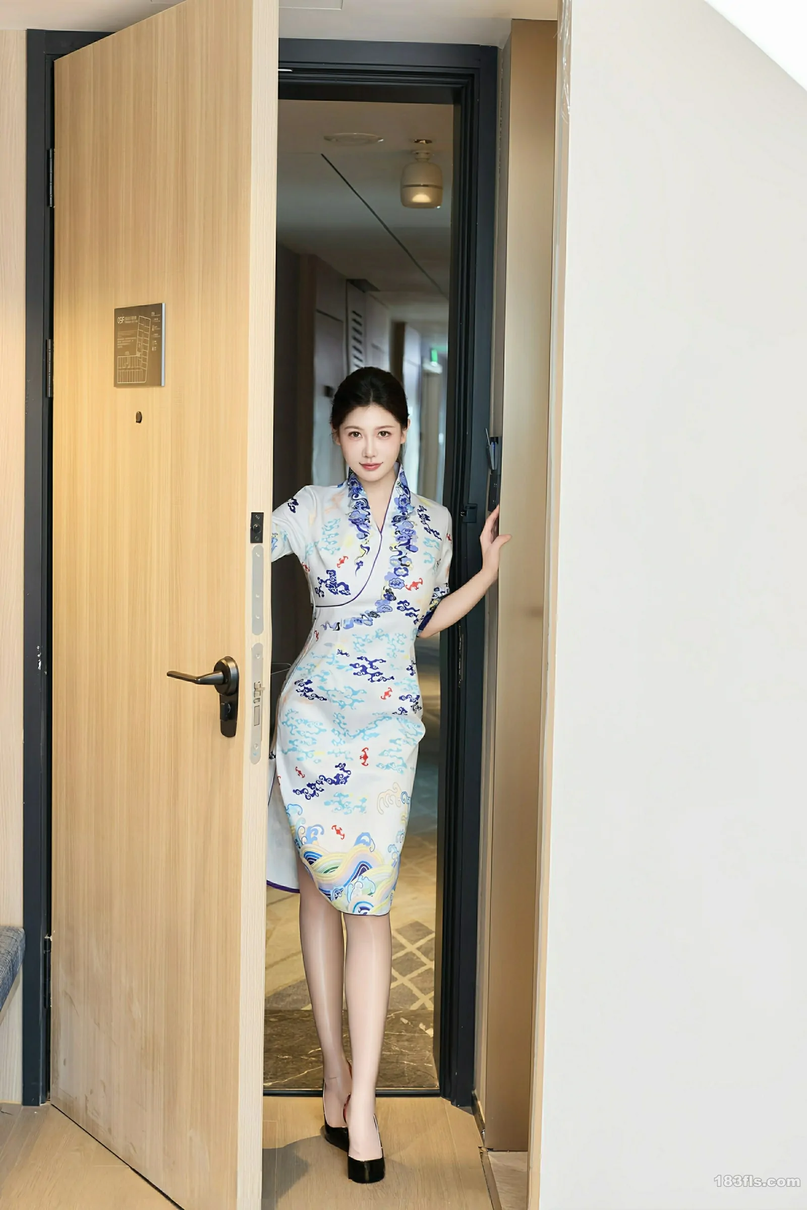 [XIUREN秀人网] 2025.08.15 No.10654 尹甜甜