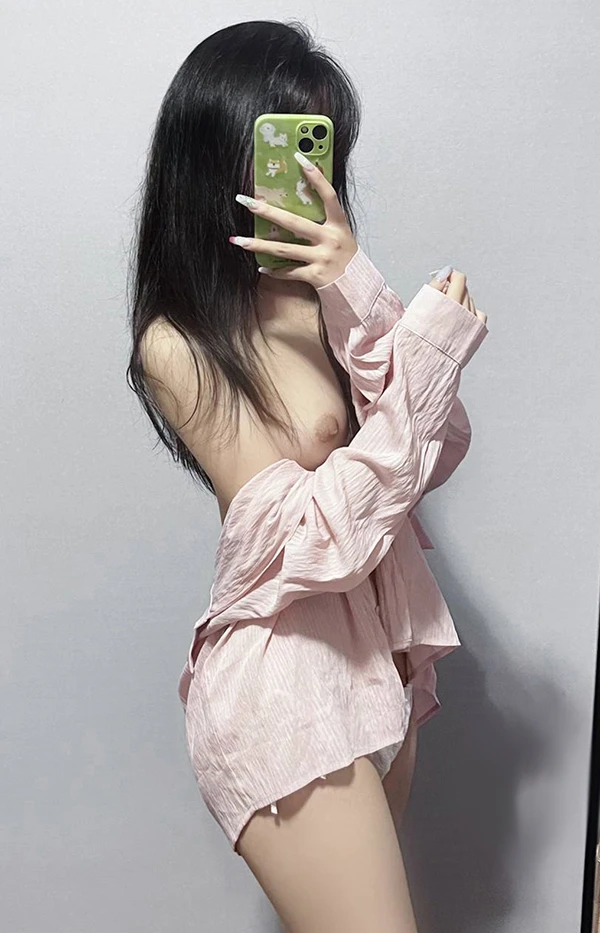 推特美女@anwzyyy 居家私拍白嫩人体尺度图2