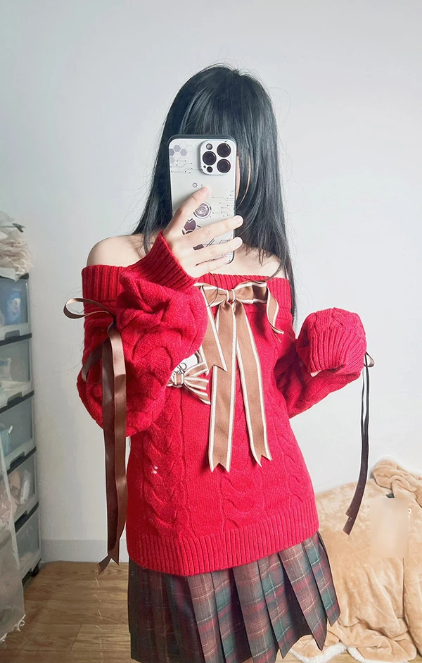 福利姬烟罗罗@yanluoluoya居家私拍尺度图2