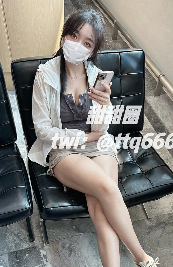 推特美女甜甜圈妩媚+网络私拍无圣光图集